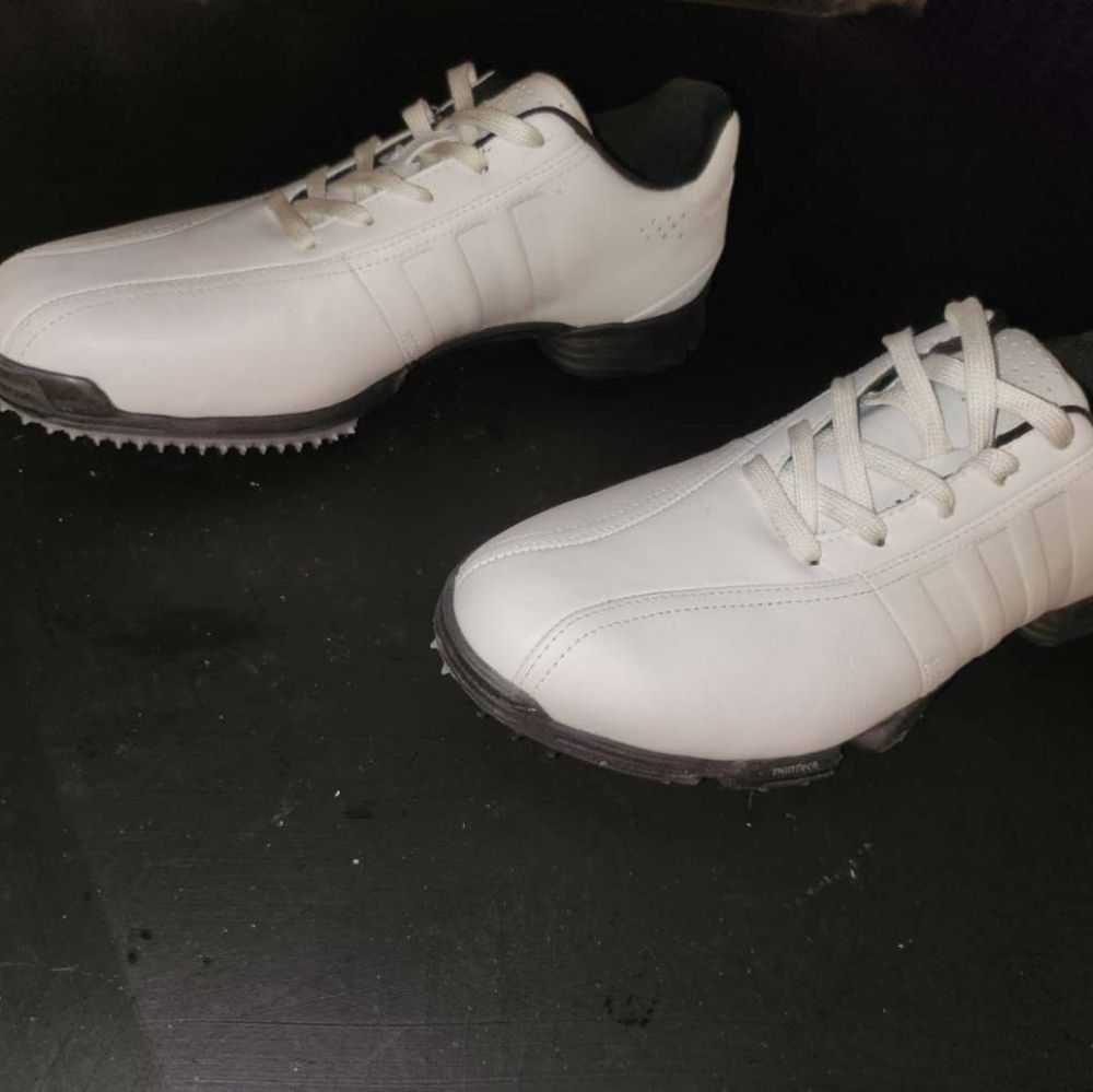 Golf shoes